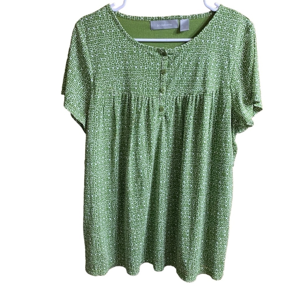 Liz Claiborne Green Buttoned Blouse with Short Sleeves